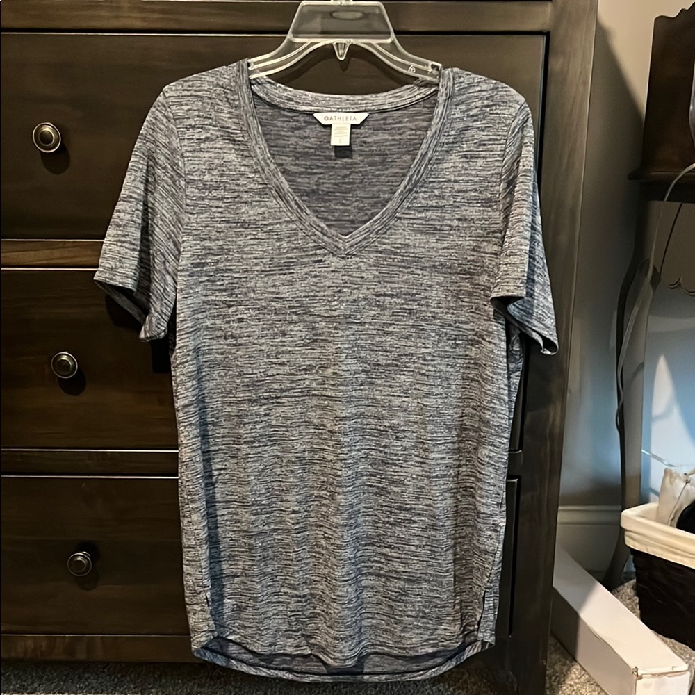 Athleta Gray Breezy Scoop V-Neck T-Shirt NWOT